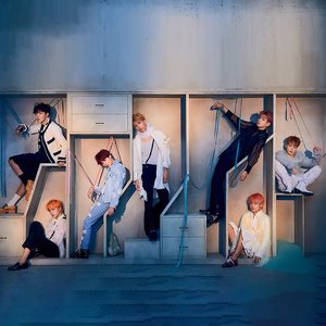 “BTS”的封面