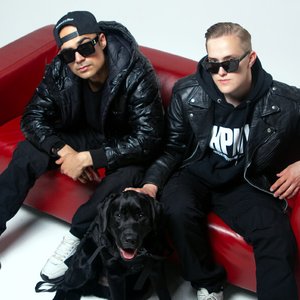 Bild für 'DOG HUSTLERS'