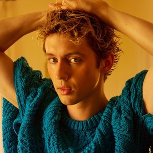 'Troye Sivan'の画像