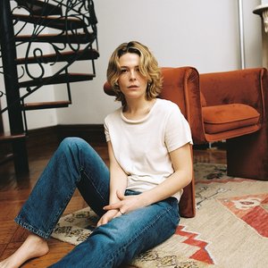 “Maggie Rogers”的封面