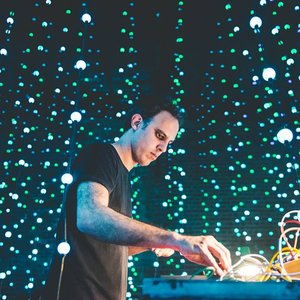 Изображение для 'Four Tet'