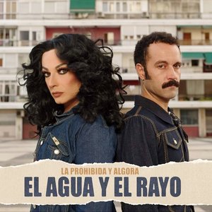 “El agua y el rayo”的封面