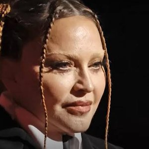 'Madonna' için resim