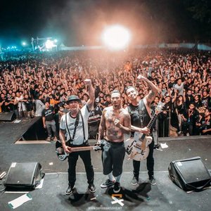 Zdjęcia dla 'Superman Is Dead'