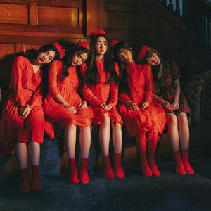 “Red Velvet”的封面