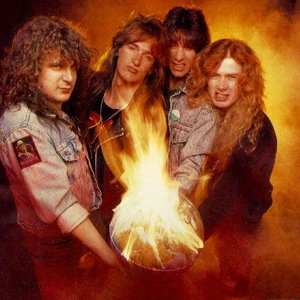 “Megadeth”的封面
