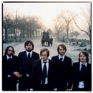 “iLiKETRAINS”的封面
