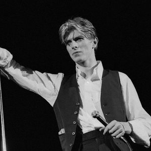 “David Bowie”的封面