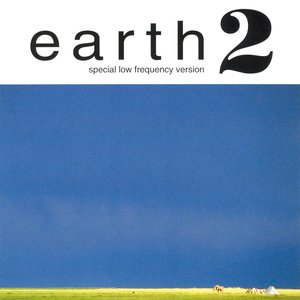 “Earth 2: Special Low Frequency Version”的封面
