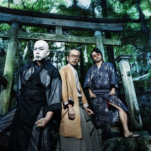 “人間椅子”的封面