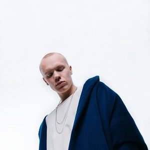 Zdjęcia dla 'Eighteen'