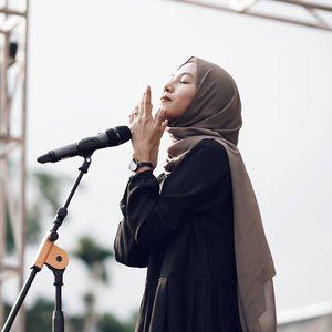 “Feby Putri”的封面
