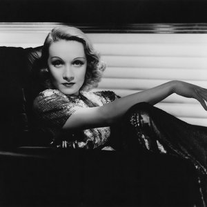 “Marlene Dietrich”的封面
