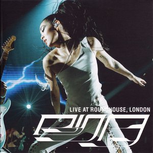 “Live at the Roundhouse”的封面