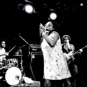 “Sharon Jones & The Dap-Kings”的封面