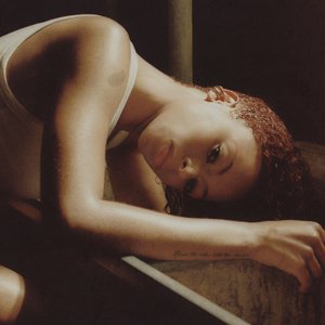 Image pour 'Ravyn Lenae'