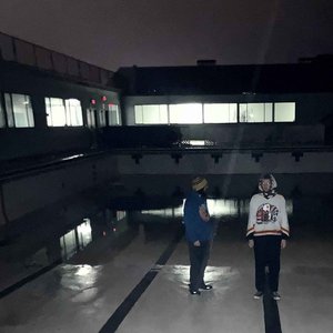 Imagen de 'This Is The Glasshouse'
