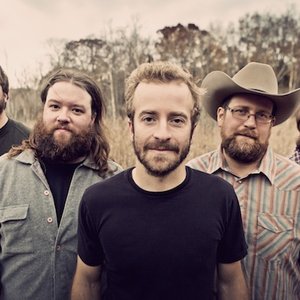 “Trampled by Turtles”的封面