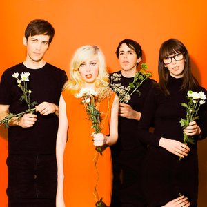 “Alvvays”的封面