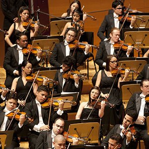 Bild för 'Simón Bolívar Symphony Orchestra of Venezuela'