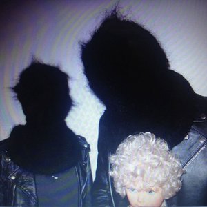 Imagem de 'Crystal Castles'