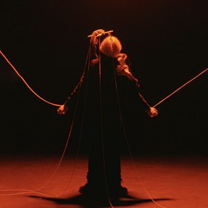 'No Strings Attached'の画像