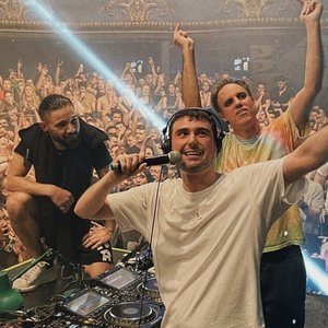 “Fred Again.., Skrillex & Four Tet”的封面