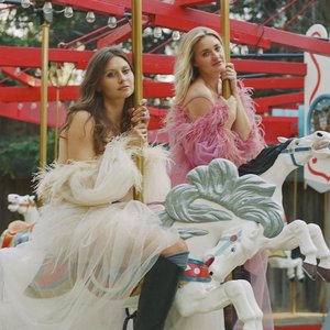 Zdjęcia dla 'Aly & AJ'