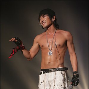 Изображение для 'M (이민우)'