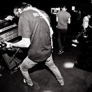 “Unveil”的封面