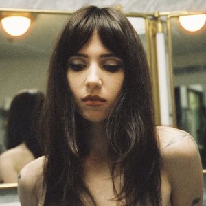 “Clairo”的封面