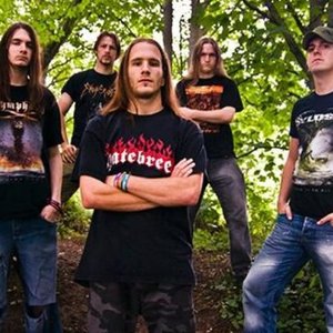 “Engraved Disillusion”的封面