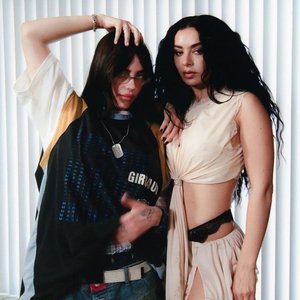 Imagem de 'Charli xcx & Billie Eilish'