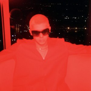 “KYSYMYS (feat. Pyhimys)”的封面