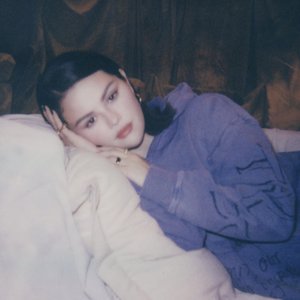 “Selena Gomez”的封面