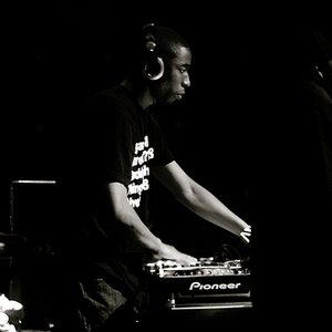 “9th Wonder”的封面
