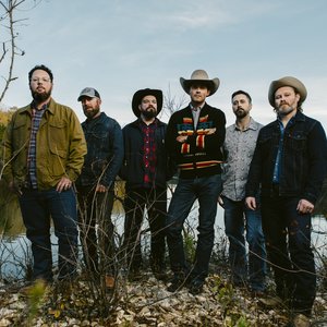 “Turnpike Troubadours”的封面