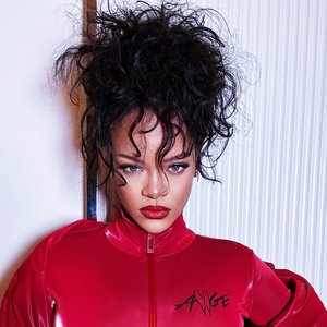 'Rihanna' için resim