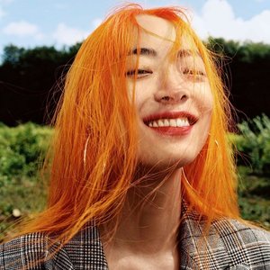 “Rina Sawayama”的封面