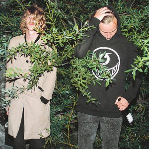 “Broke”的封面