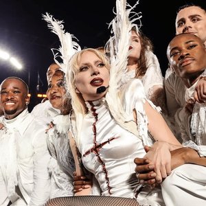 “Lady Gaga”的封面