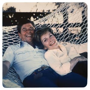 “Mom & Dad”的封面