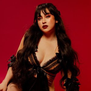 “Lauren Jauregui”的封面
