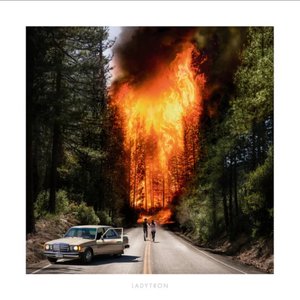 “Ladytron”的封面