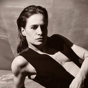 'Christine and the Queens' için resim