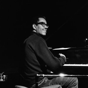 “Cedar Walton”的封面