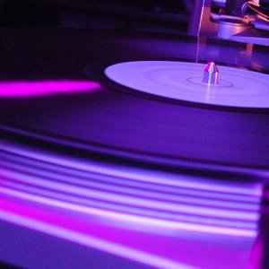 “DJ Pool”的封面