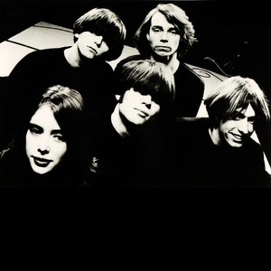 “Slowdive”的封面