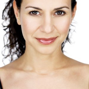 'Mandy Gonzalez'の画像