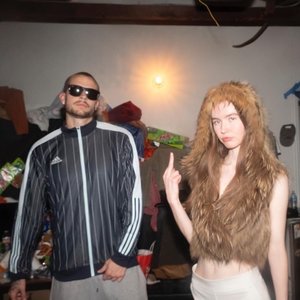 “Snow Strippers”的封面